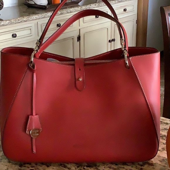 Dooney & Bourke Handbags - Gorgeous Camilla Dooney & Bourke ❤️❤️❤️Purse